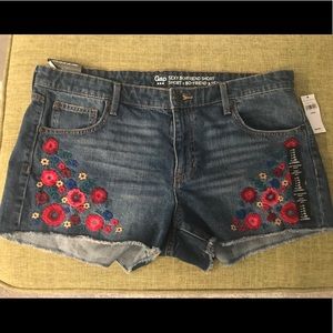 Sexy jean floral boyfriend shorts.